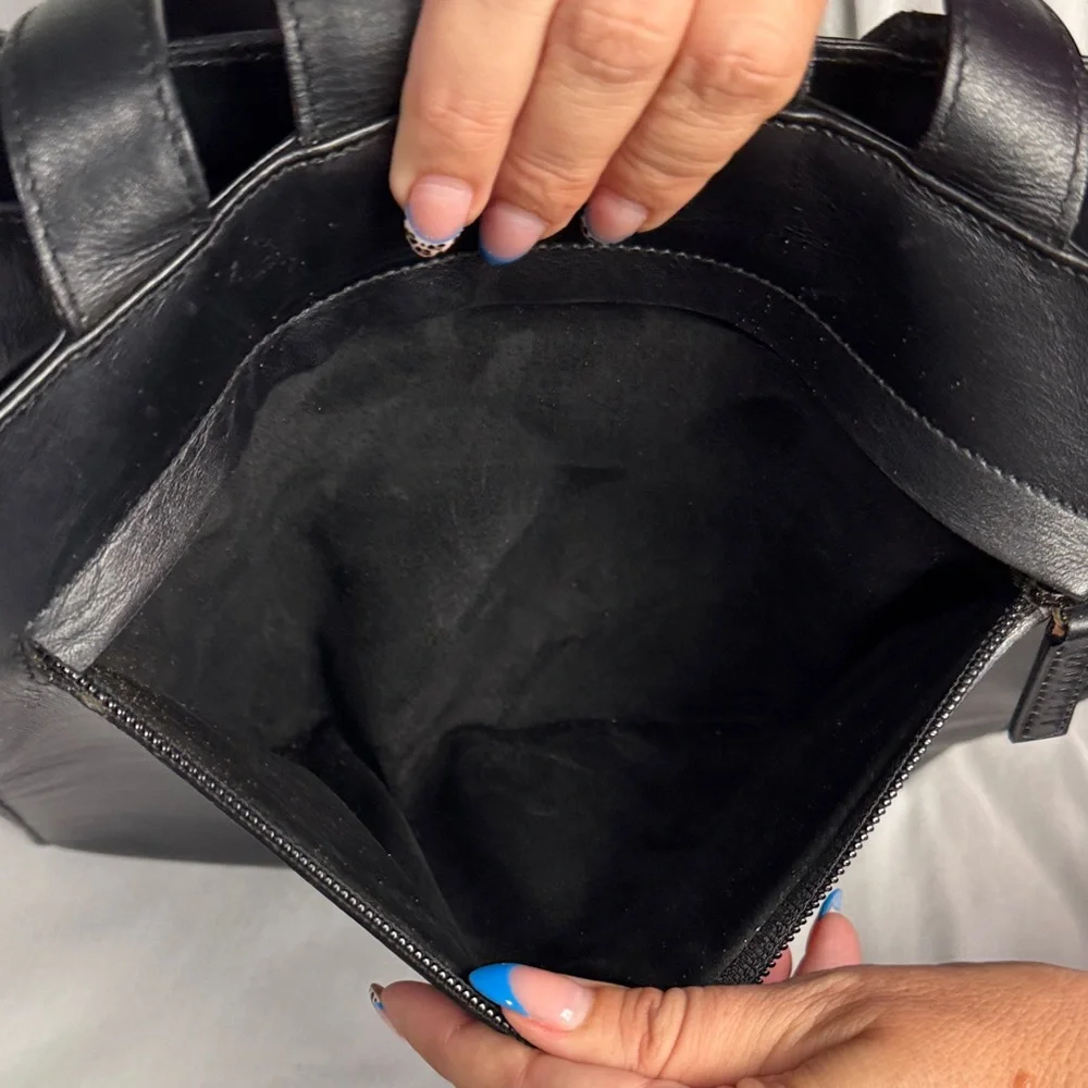 Elegant Gucci Black Leather Tote Bag - Picture 5 of 8